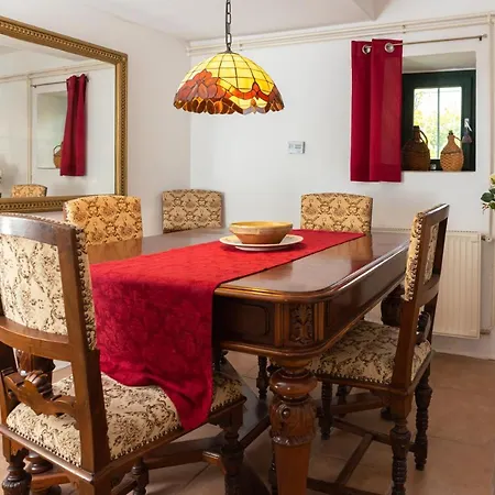 1880 Apartment *